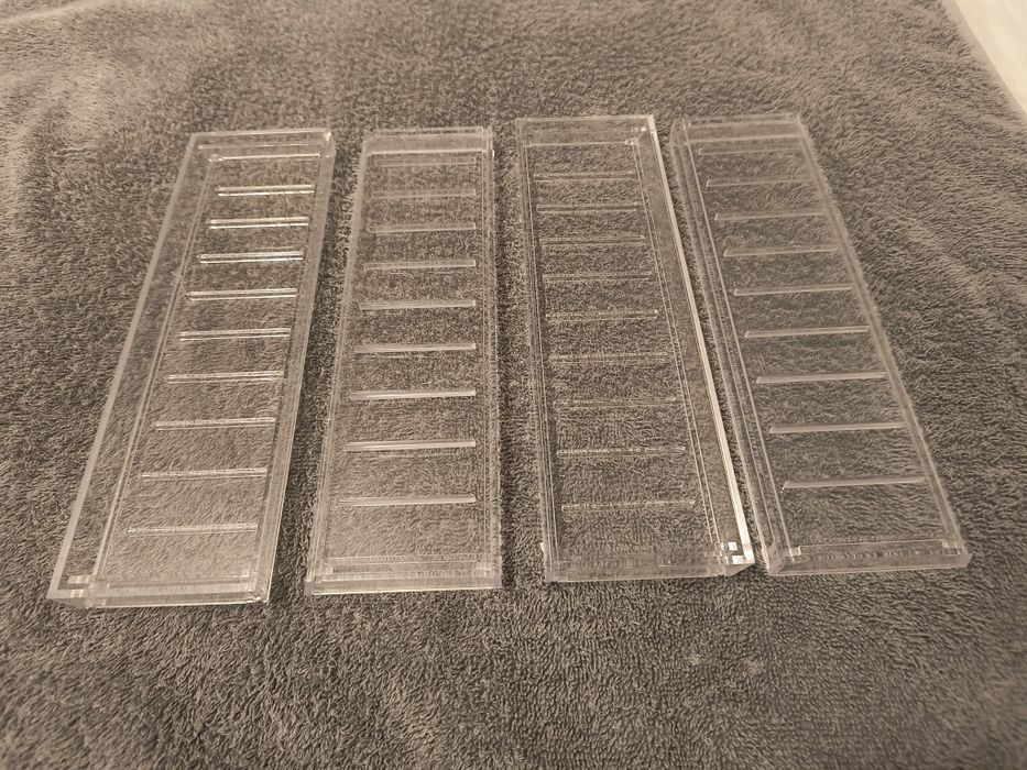 Vitrine expunere machete auto plexiglas