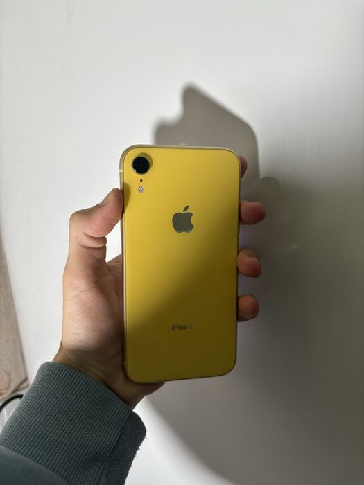 iPhone XR 64GB (Yellow)
