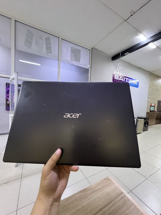 Ноутбук Acer.