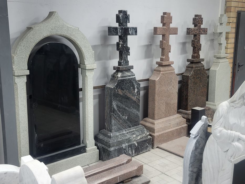 Памятники Костанай