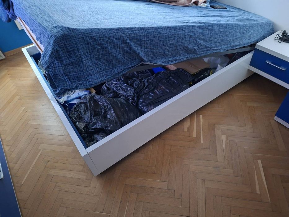 Спалня комплект с гардероби