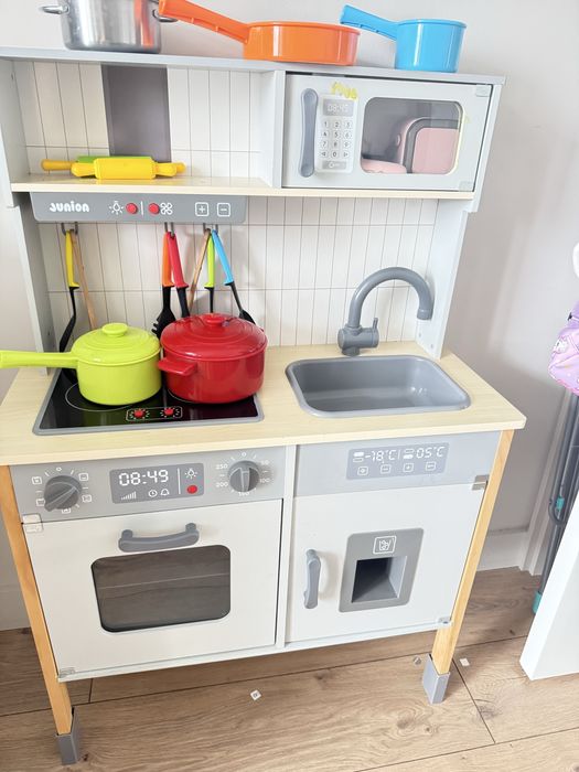 Детская деревянная кухня