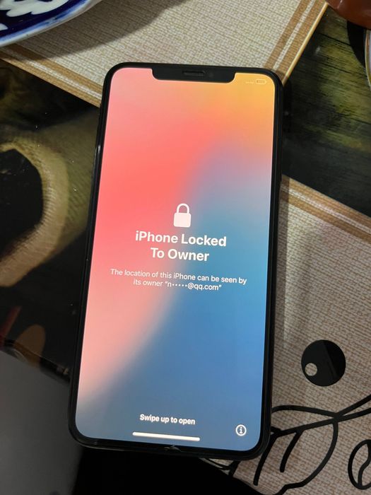 Iphone Xs Max ICloud blokida orqa chinni dars ketgan