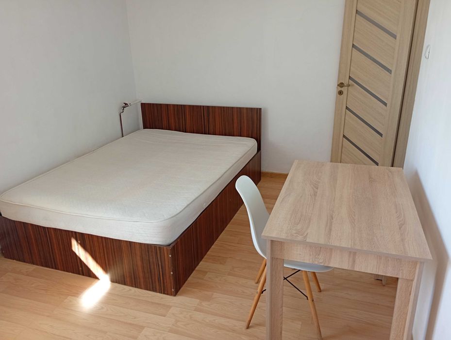 Inchiriez garsoniera cf 1 Confectii 210 euro