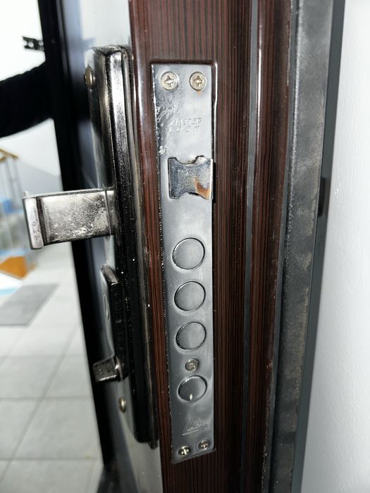 Входная дверь для дома