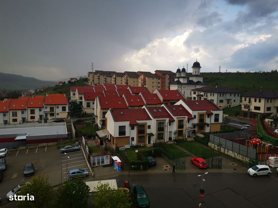 Apartamente in Case insiruite de 5 camere cu gradina si loc de parcare
