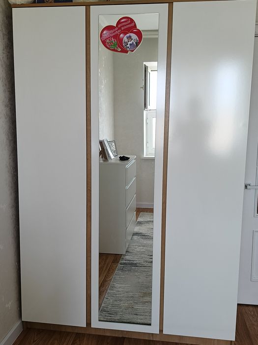 Шкаф сатылады жап жаңа, сынбаған, жырылмаған биіктігі 2*10, ені 1*40н