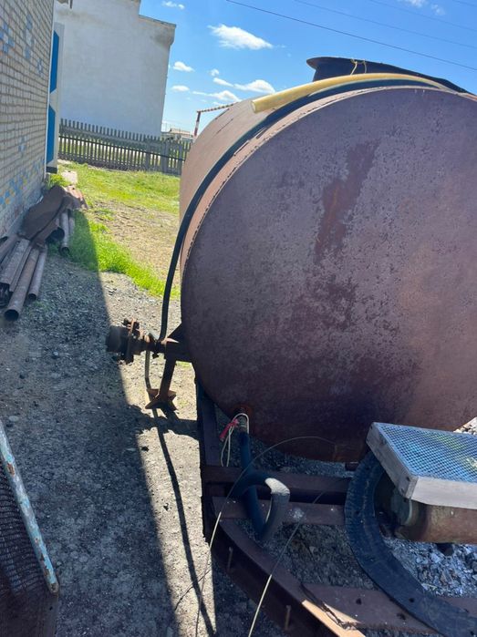 Продам бочку 3-х кубовку