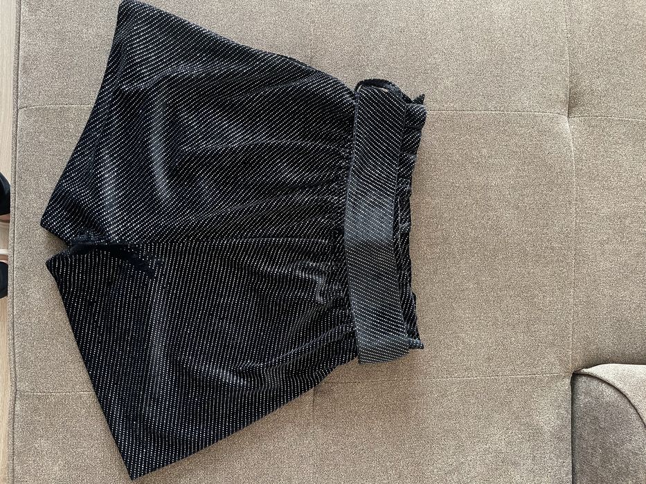 Блестящи пантaлонки Zara