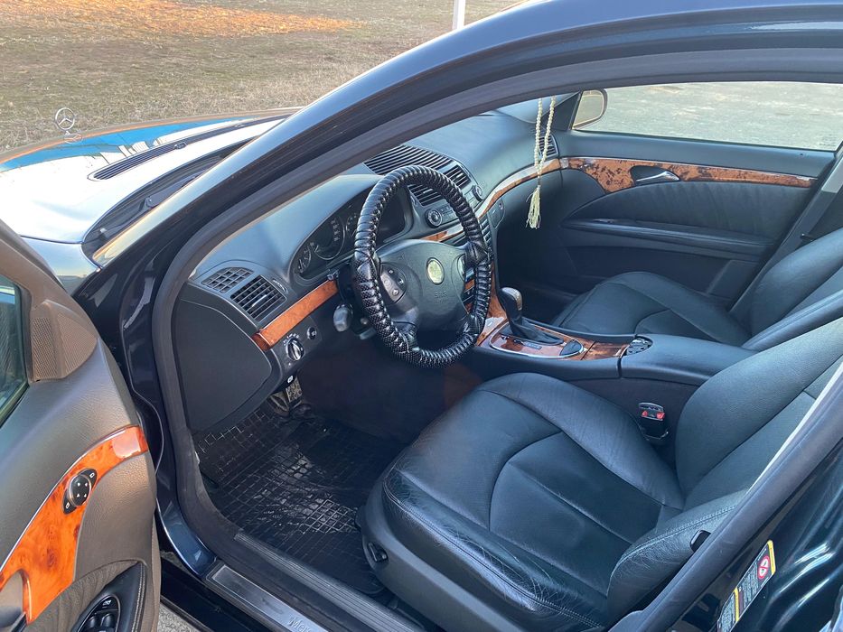 Mercedes-Benz E 320, 2005 года