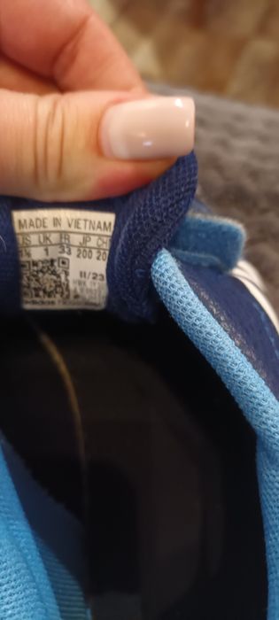 Маратонки адидас 33номер