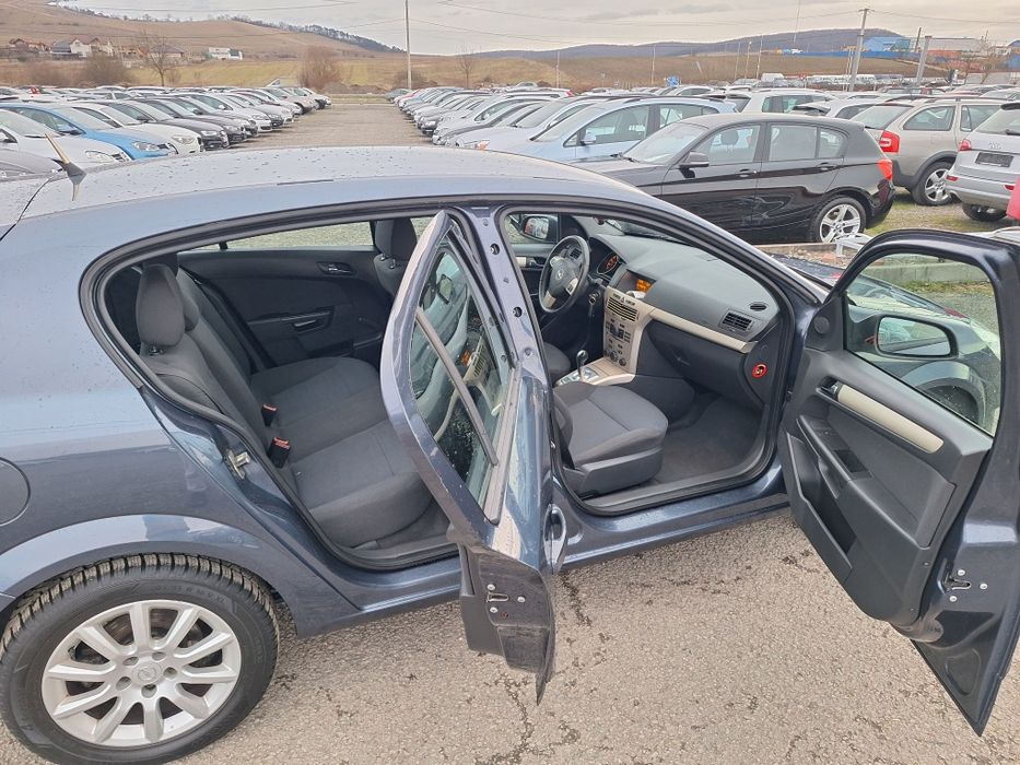 Opel astra 2009 1.6 Benzină cutie automată
