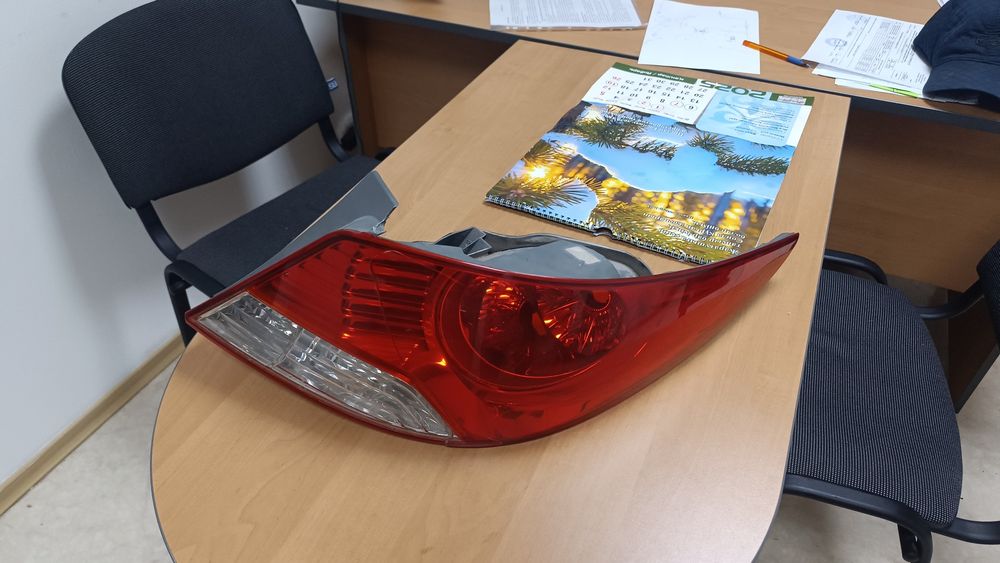 Задний фонарь на Accent, до рестайл. Правая 1 шт.