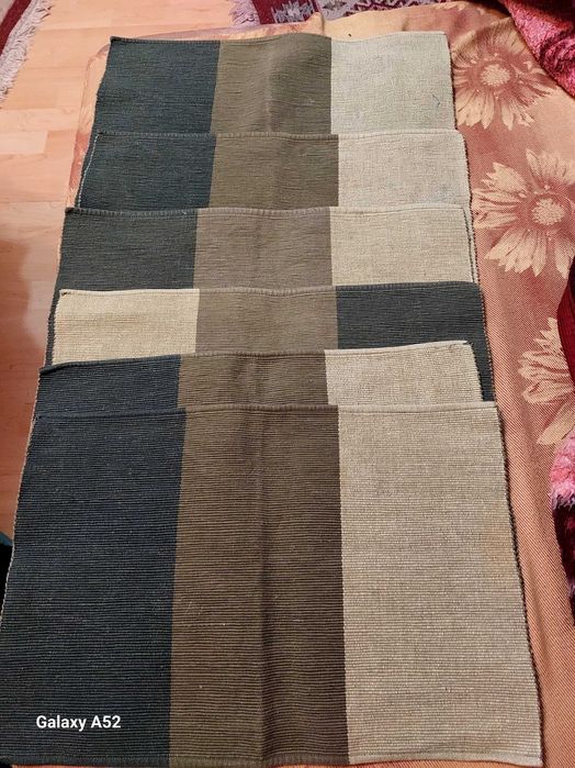 Продавам   комплекти подложки за хранене