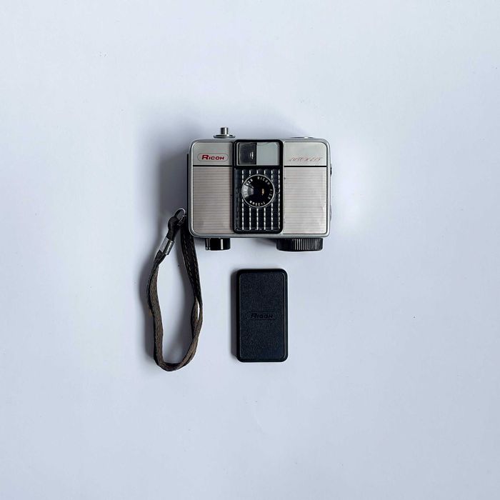 Ricoh Auto Half E – винтидж half-frame 35mm фотоапарат