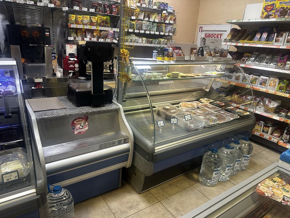 Хладилни витрини Витрина магазин колбаси