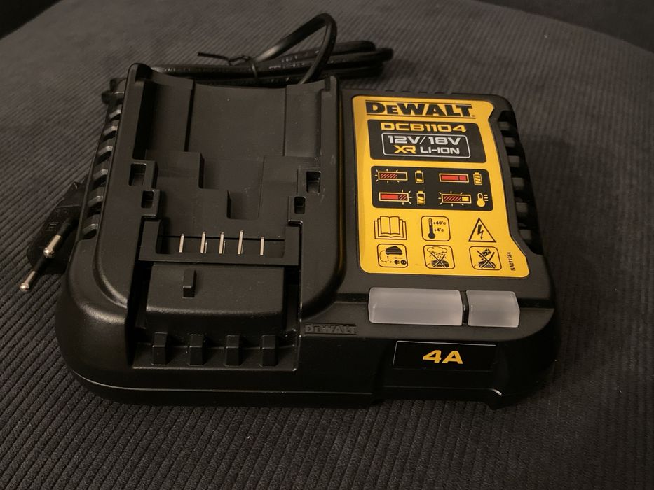Încărcător-Rapid (4Ah), DCB1104/DCB115, original-DeWALT/acumulatori XR