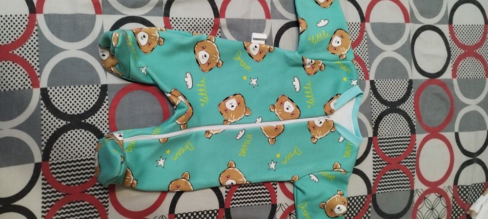 Продам детские вещи