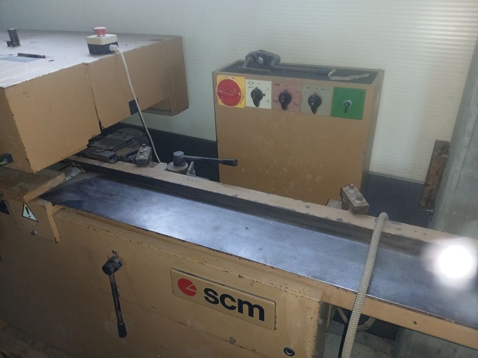 Vand masini pentru atelier de tamplarie