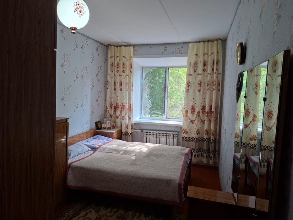 Продам двух комнатную квартиру