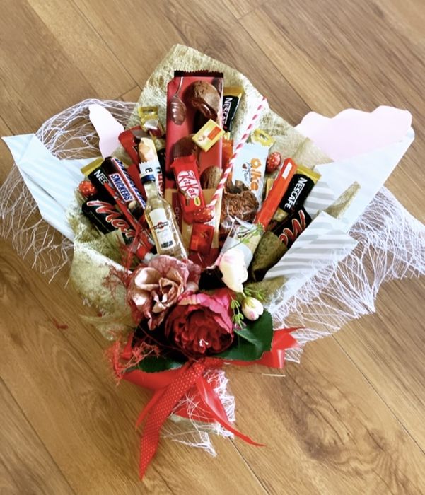 Torturi personalizate de jeleuri ,scutece ,machete ,