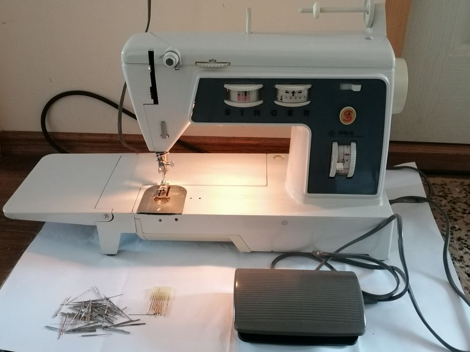 Masina de cusut electric Singer 764 cu pedala electrica portabil