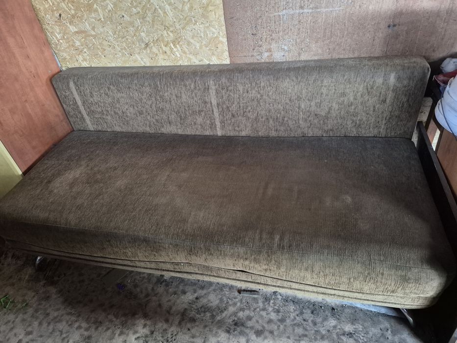 Продам недорого б/у диван