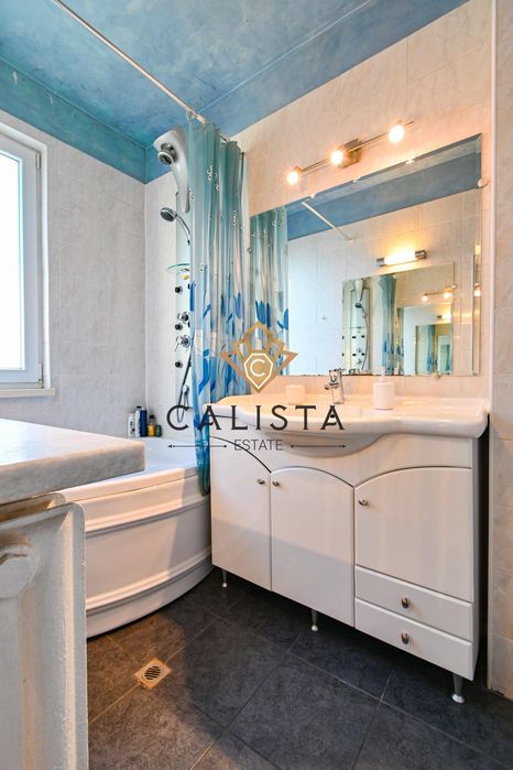 Дава се под наем Тристаен апартамент в София, Център - 135 кв.м за 1099 € - Снимка #19