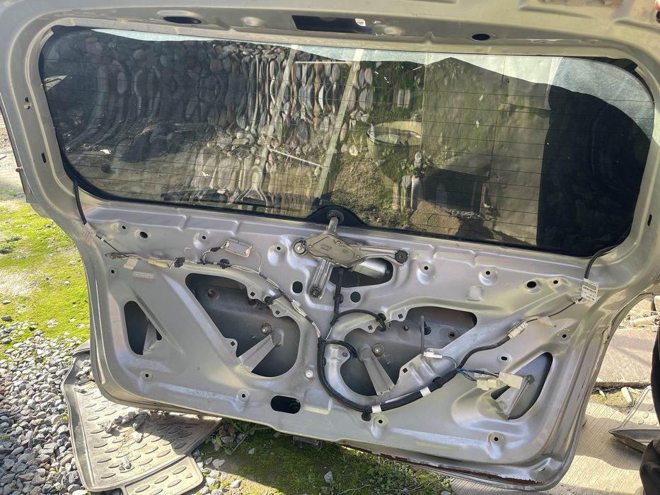 Лабавой универсал авенсис т250