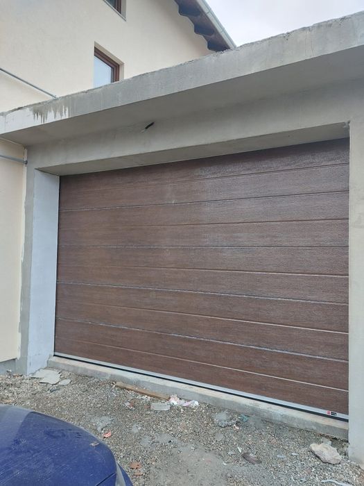 Usa de garaj / usa secționala/ usa tip rulou/ usi rezidențiale/ usi