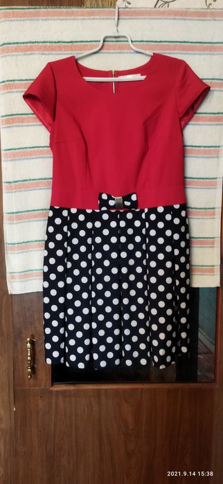 Продам женские платья