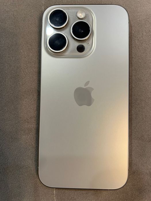 Продаю IPhone 15 pro,  б/у