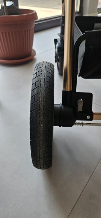 Бебешка и детска количка със сенник и две положения на коша