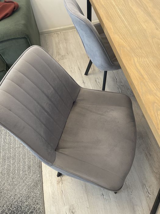 Set masa Jysk 170x90cm si 4 scaune tapitate catifea