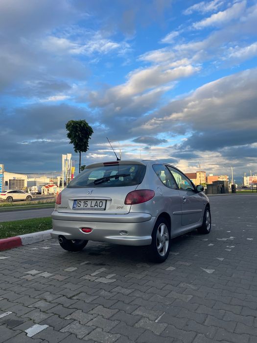 Peugeot 206 1,4 Benzină | An 2004