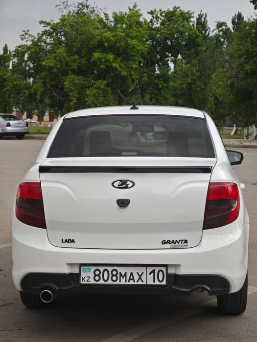 Лада Гранта 2013 год