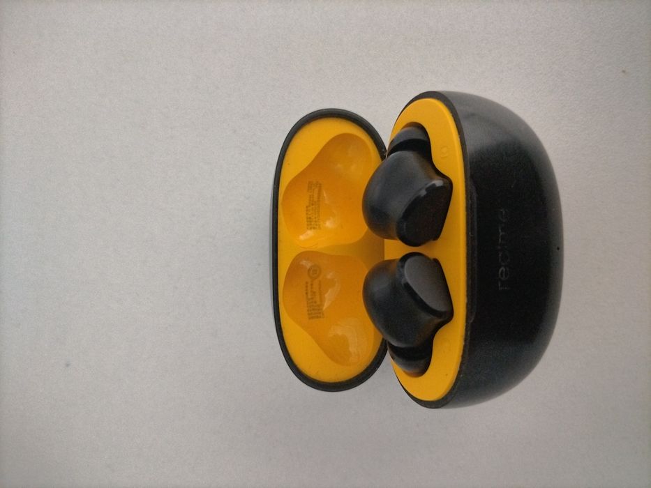 Продаю наушники realme buds 100