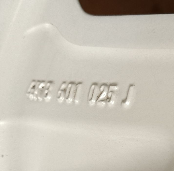 Оригинални джанти с нови зимни гуми 19 цола за Audi A7 S7 дот 2023г