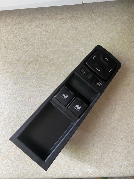 Блок управления стеклоподъемником Лада Веста (ladaparts_uz)