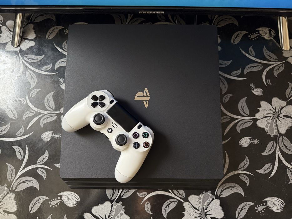Playstation 4 PRO ( PS4 PRO) 1TB GOLDHEN