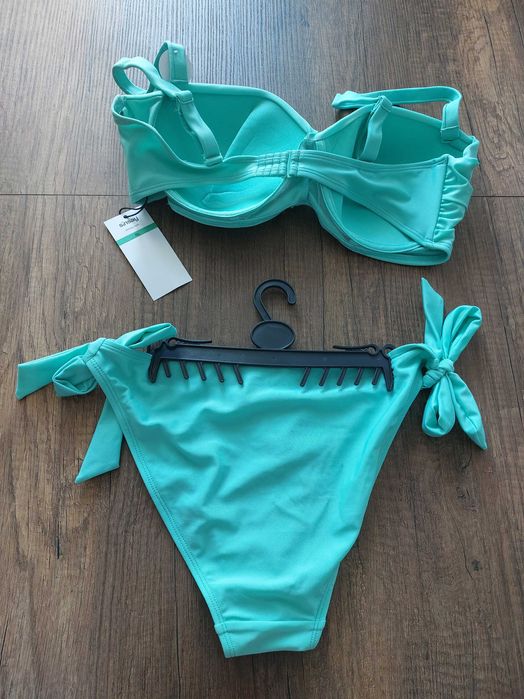 Нови дамски бански от 2 части