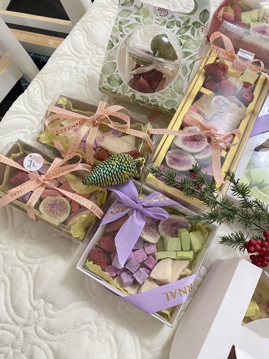 Сублимировыные фрукты и мороженое