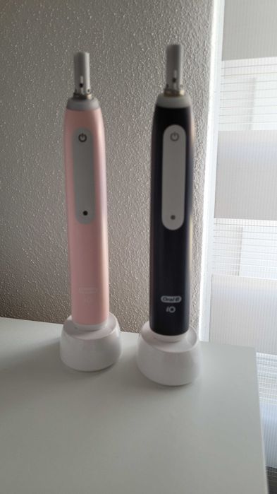 Vând periuțe electrice Oral-B