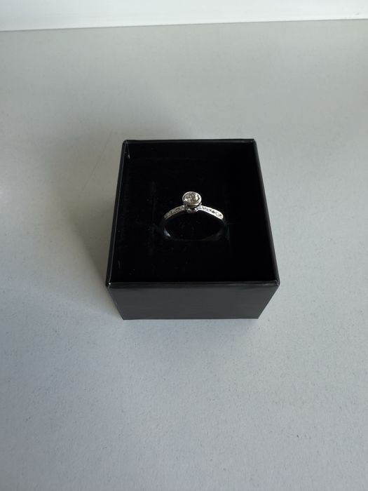 Inel Dama cu Diamante naturale si aur de 18k