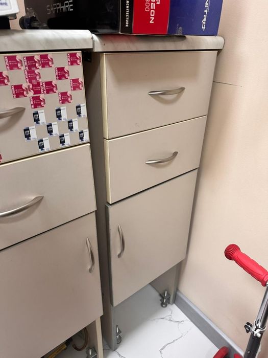 Шкафчик/комод бежевый