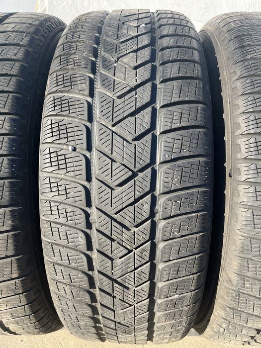 4 бр. зимни 235/60/18 Pirelli DOT 4220  5-6 mm
