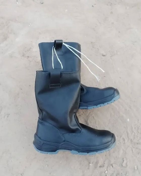 Спец киімдер сатылады