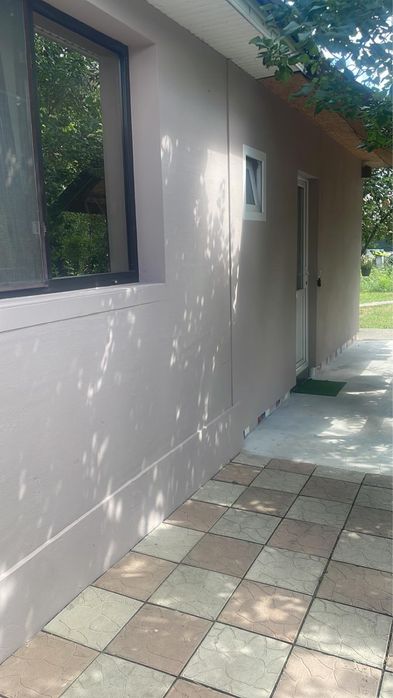 Casă de vânzare teren de 705 mp