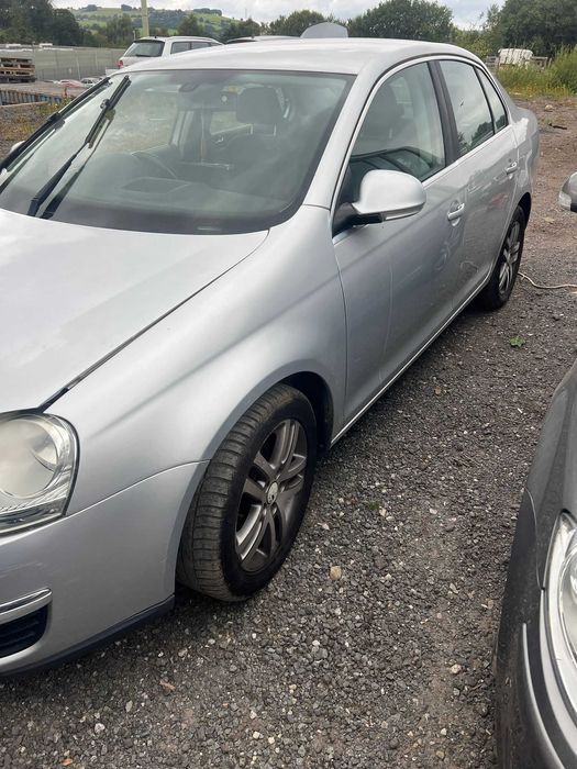 Dezmembrez Jetta 1.9tdi cod BXE cutie 5 trepte
41	CITROE