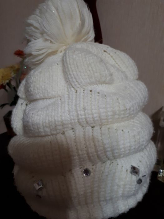 Шапочки на девочку 7-12 лет.